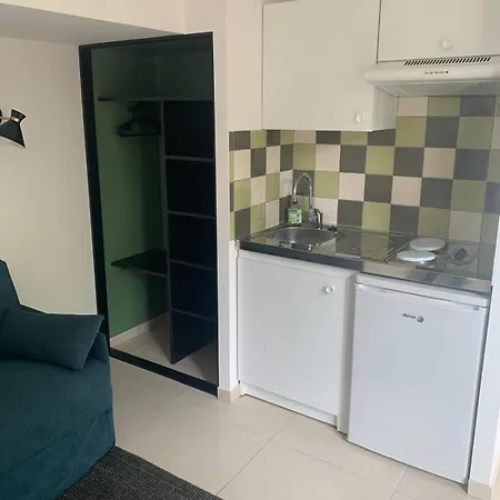 Le Brusc 100 Metres Du Cros Au Calme Apartmán *