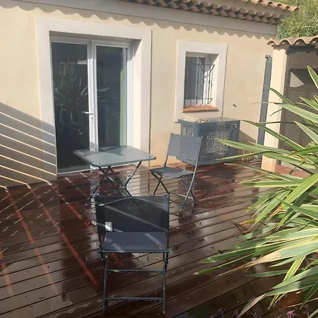 Le Brusc 100 Metres Du Cros Au Calme Apartmán *
