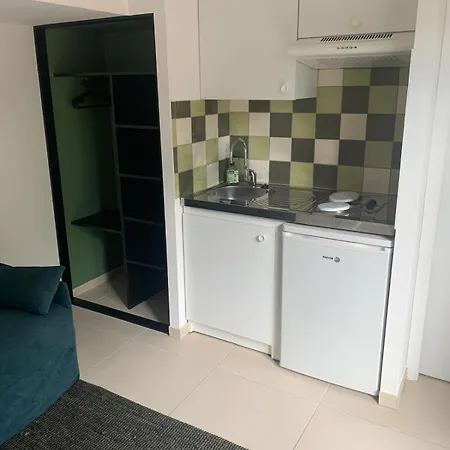 Le Brusc 100 Metres Du Cros Au Calme Lejlighed